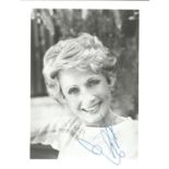 Jane Powell signed black and white photo 10 x 8 inch. Jane Powell is an American actress, singer and