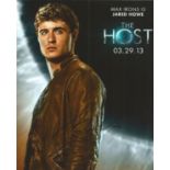 Max Irons The Host promo signed 10 x 8 inch Colour Photo. Maximilian Paul Diarmuid Irons is an