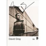 David Gray signed 7x5 black and white photo British singer-songwriter He released his first album in