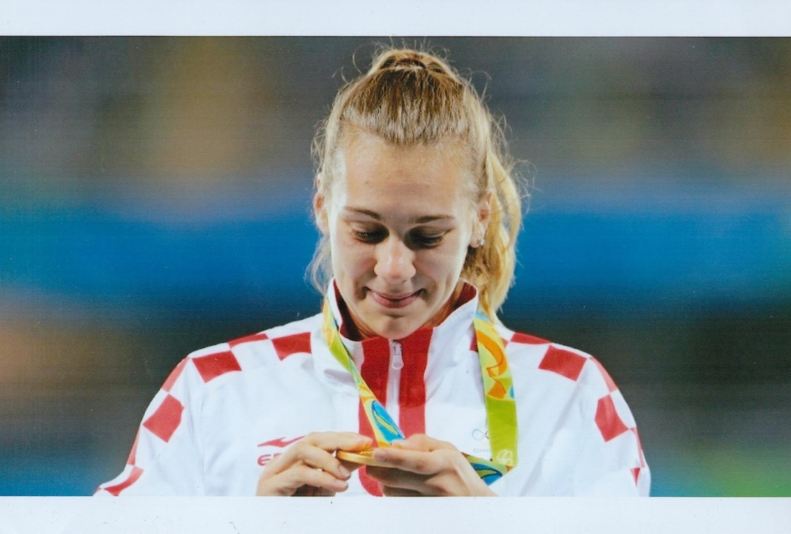 Olympics Sara Kolak signed 6x4 colour photo Gold medallist in the womens javelin event for Croatia - Image 2 of 2