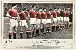 Football, Manchester United multi signed 12x18 black and white colourised photograph, featuring