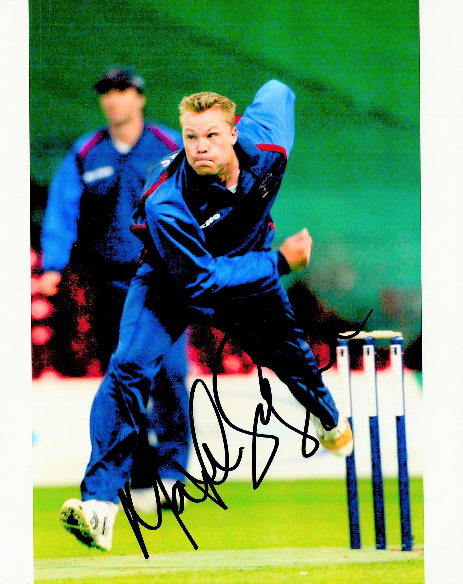 Cricket Martin Saggers signed 10x8 colour photo. Martin John Saggers (born 23 May 1972) is an