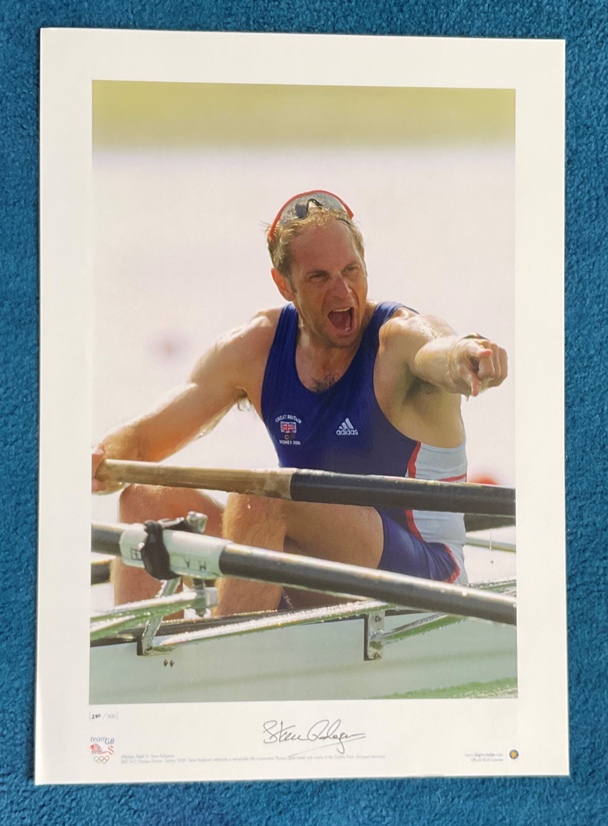 Sir Steve Redgrave signed 22x16 Team GB Olympic Gold Big Blue Tube print. Sir Steve Redgrave Olympic