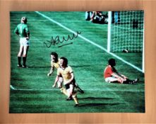 Football, Alan Sunderland signed 12x16 colour photograph pictured as he celebrates scoring a goal in