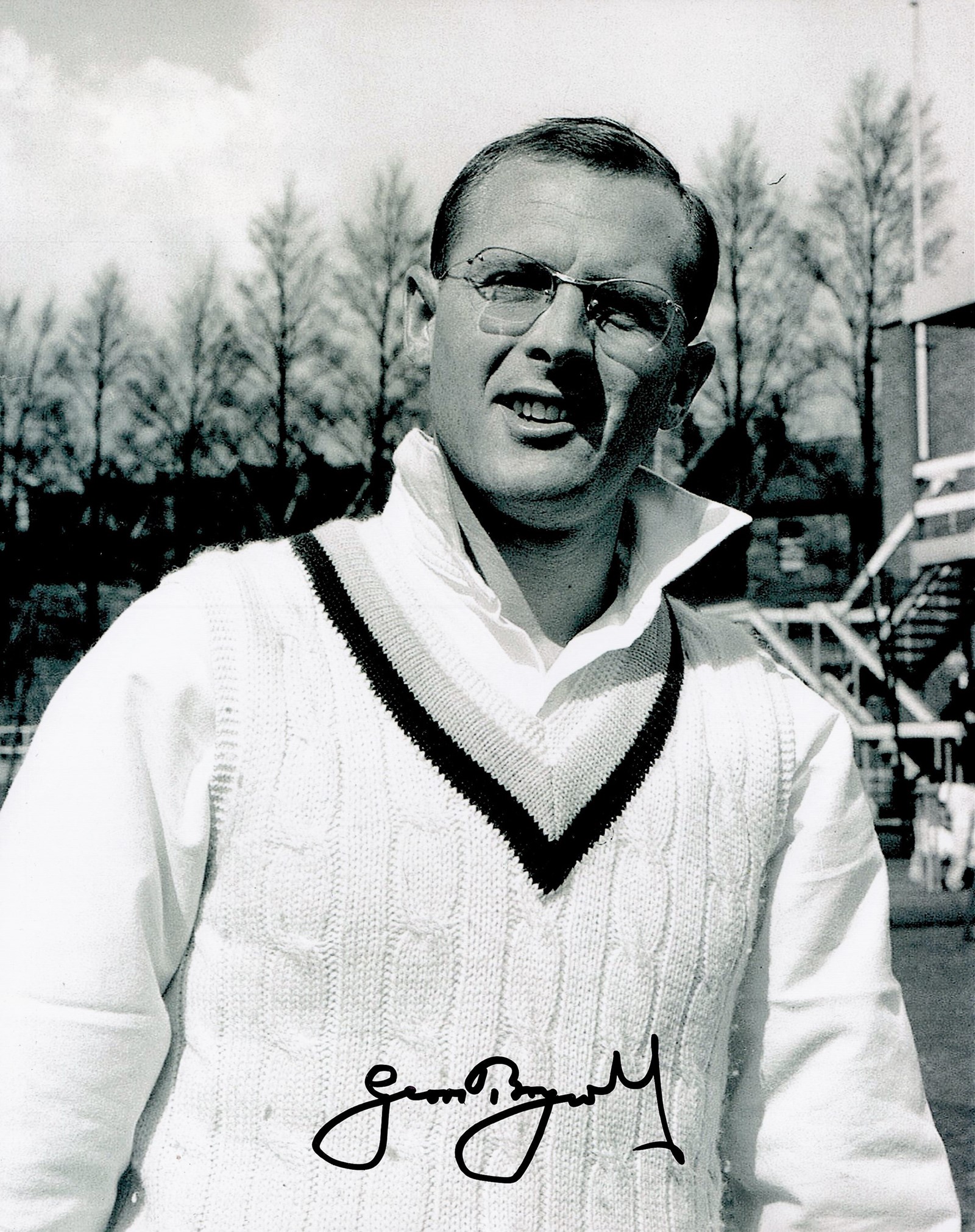 Cricket Geoffrey Boycott signed Yorkshire 10x8 vintage black and white photo.