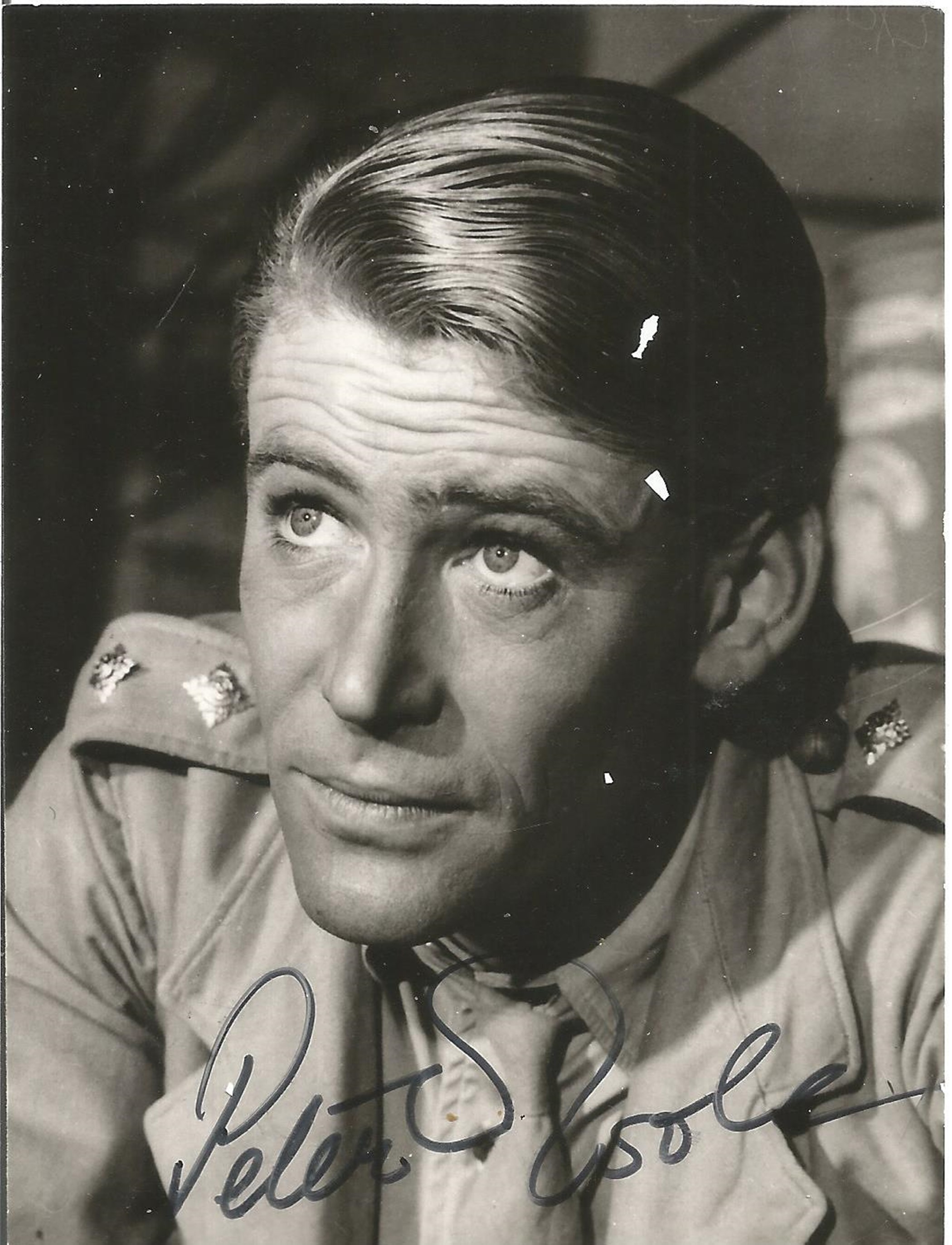 Peter O'Toole signed 4x3 black and white photo. 2 August 1932 - 14 December 2013 was a British stage