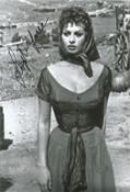 Sophia Loren signed 12 x 8 black and white photo, grainy image hence low start price. Good