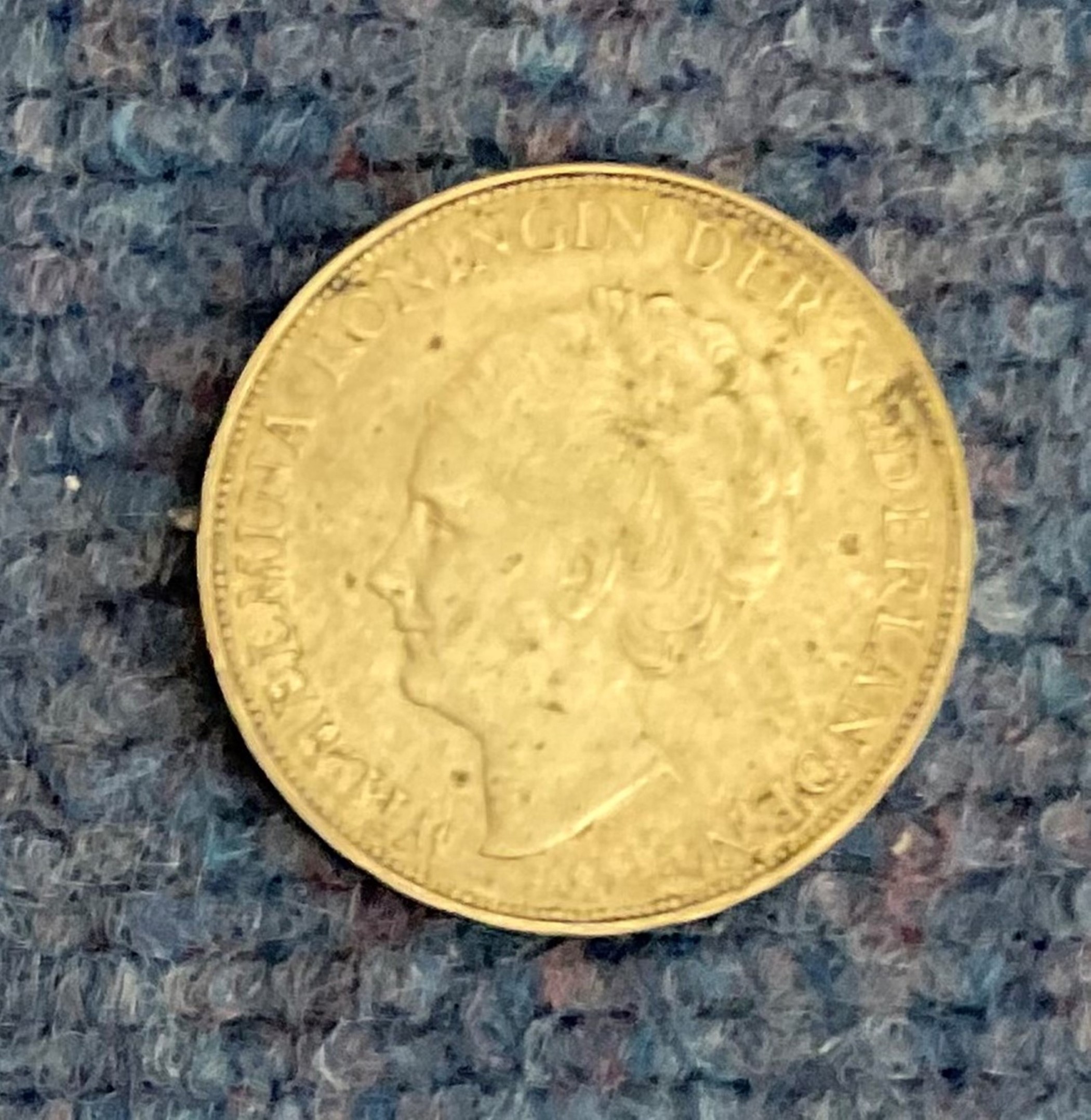 Netherlands Two and Half Guilder Coin 1929. Good condition. We combine postage on multiple winning