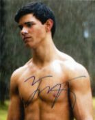 Taylor Lautner Jacob Black Handsigned 10x8 Colour Photo of Lautner Himself, topless in the rain.
