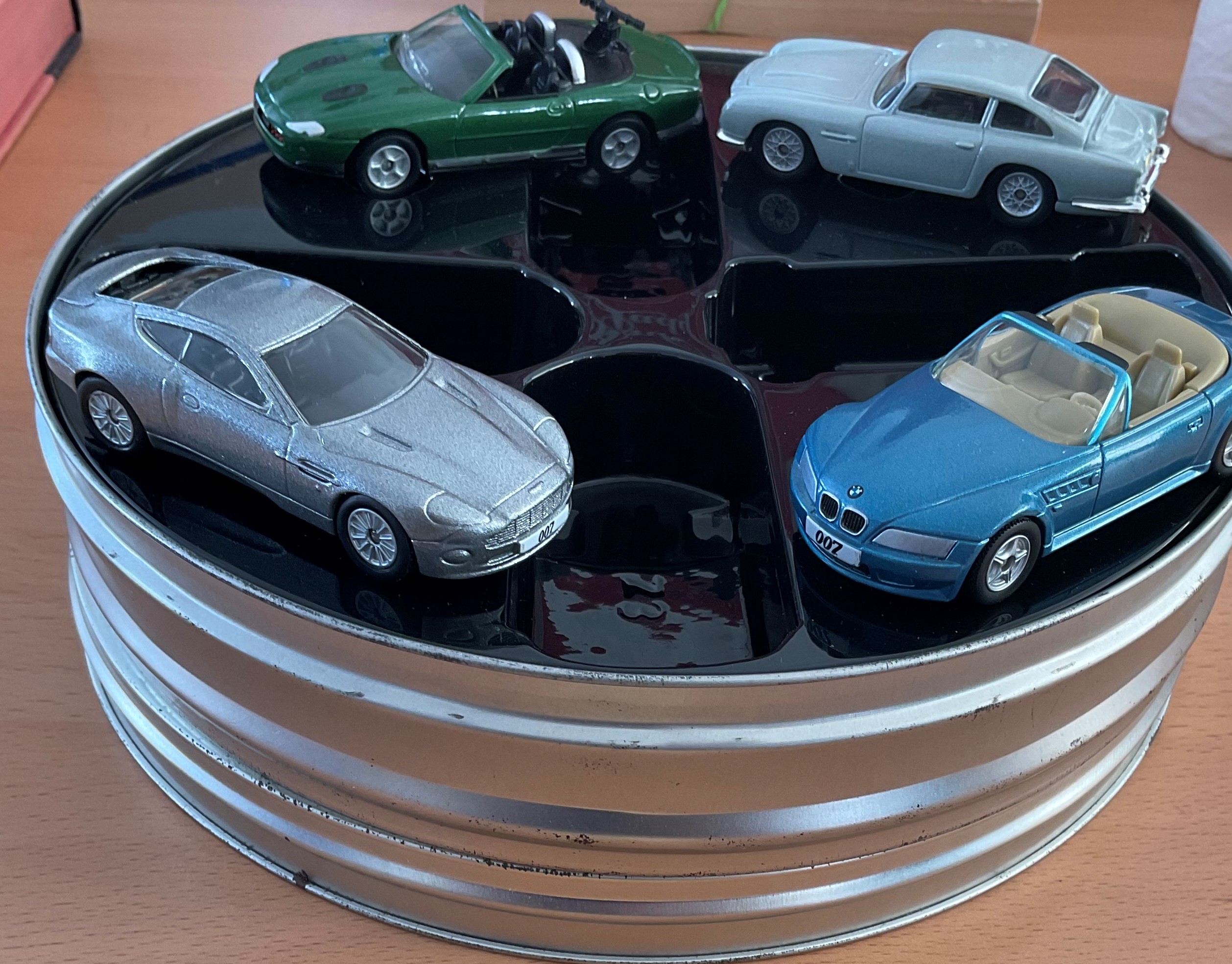 James Bond Collection of 4 Die-Cast Model Cars Set With an 007 round tin, cars include Aston - Image 3 of 3