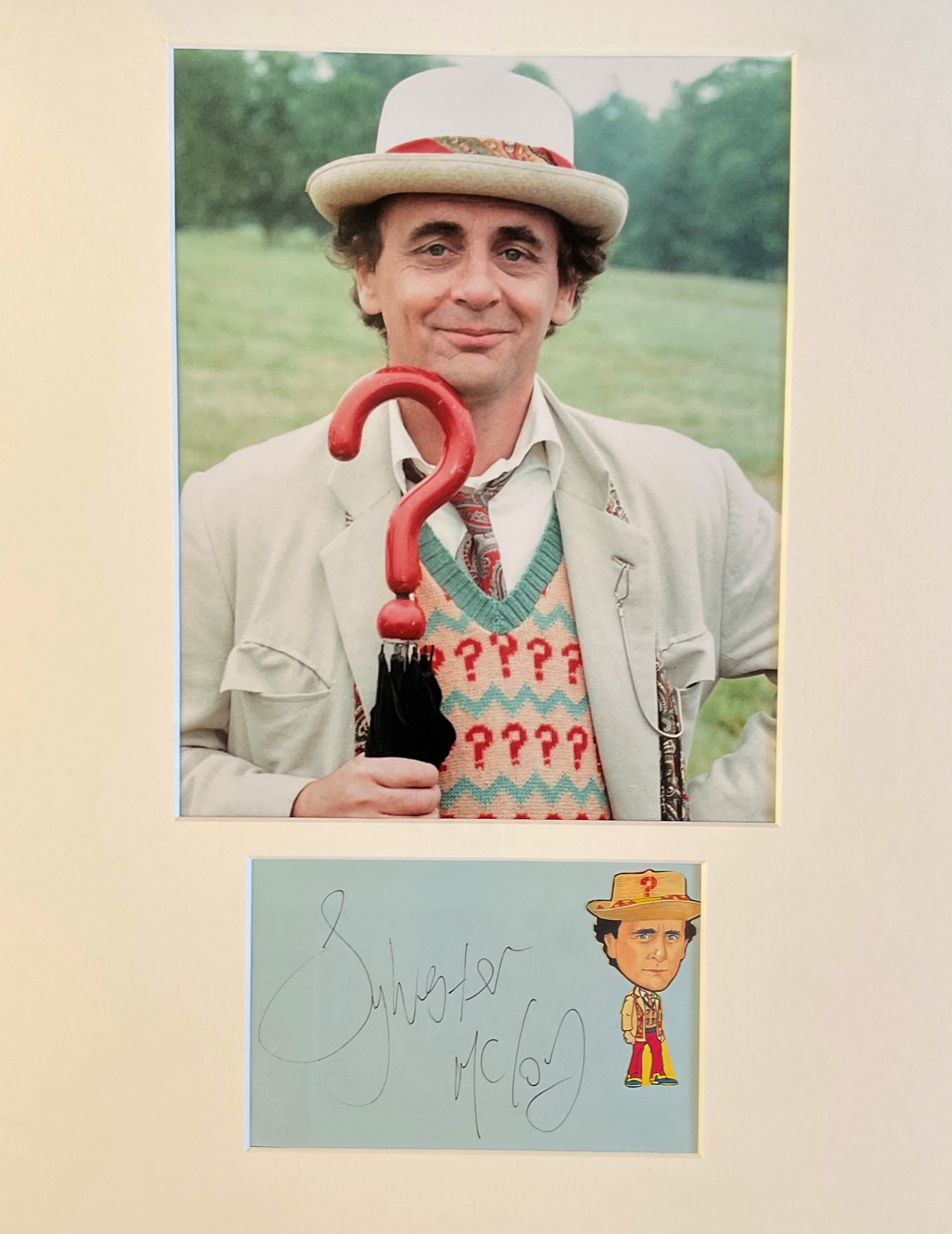 Dr Who. Sylvester McCoy Handsigned Signature Card with 10x8 Colour Photo, Matted with high Quality