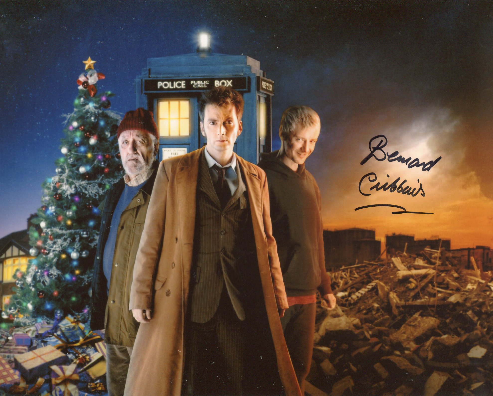 Doctor Who 8x10 photo signed by actor Bernard Cribbins. Good condition. All autographs come with a