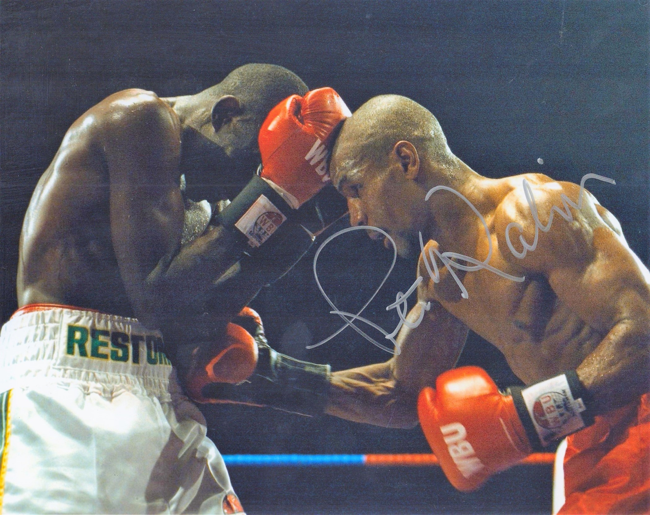 Boxing Steve Robinson (born 13 December 1968, in Cardiff) is a Welsh retired professional boxer.