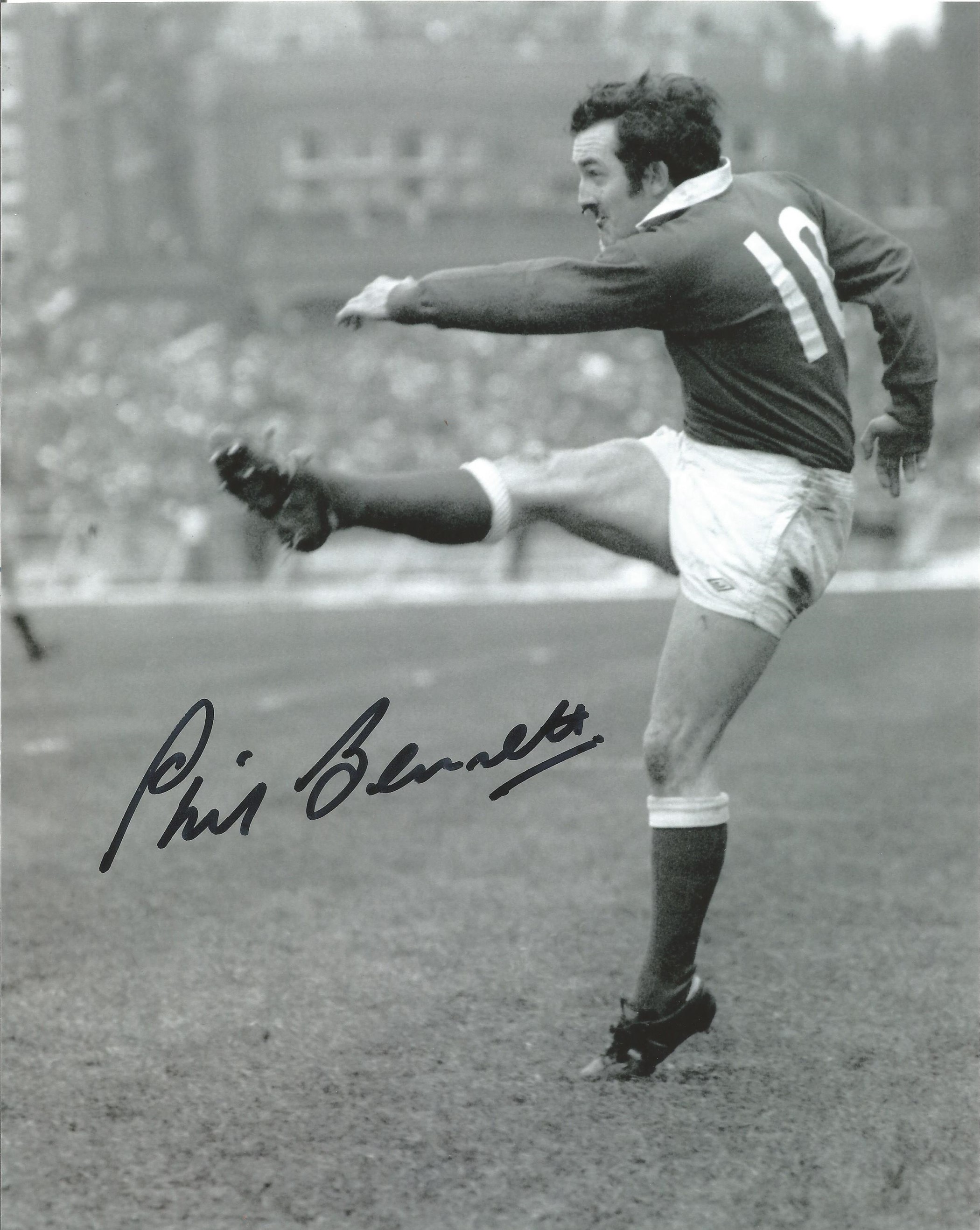 Phil Bennett Signed Wales Rugby 8x10 Photo. Good condition. All autographs come with a Certificate - Image 2 of 2