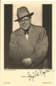 Casablanca actor Szoke Szakall Cuddles signed vintage 6 x 4 inch sepia photo. Good condition Est.