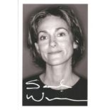 Sarah Winman signed 6x4 inch black and white photograph. Winman is a British author and actress