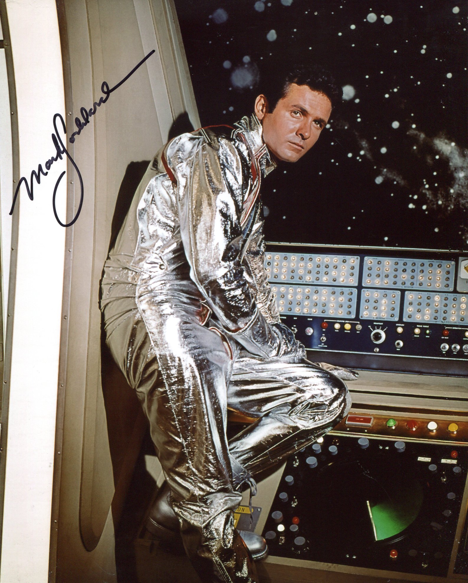 Lost in Space 8x10 photo signed by actor Mark Goddard. Good condition Est.