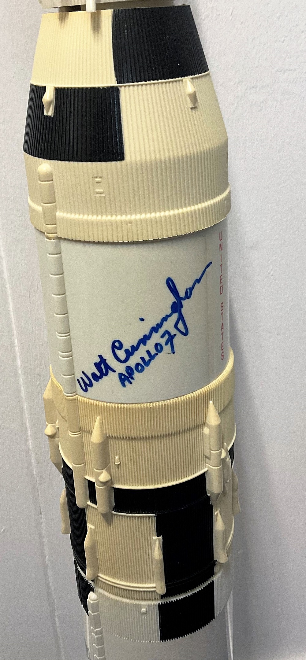 Space Voyagers Saturn 5 rocket model multi signed by Nasa astronauts Charles Drake, Ed Mitchell, - Image 2 of 7