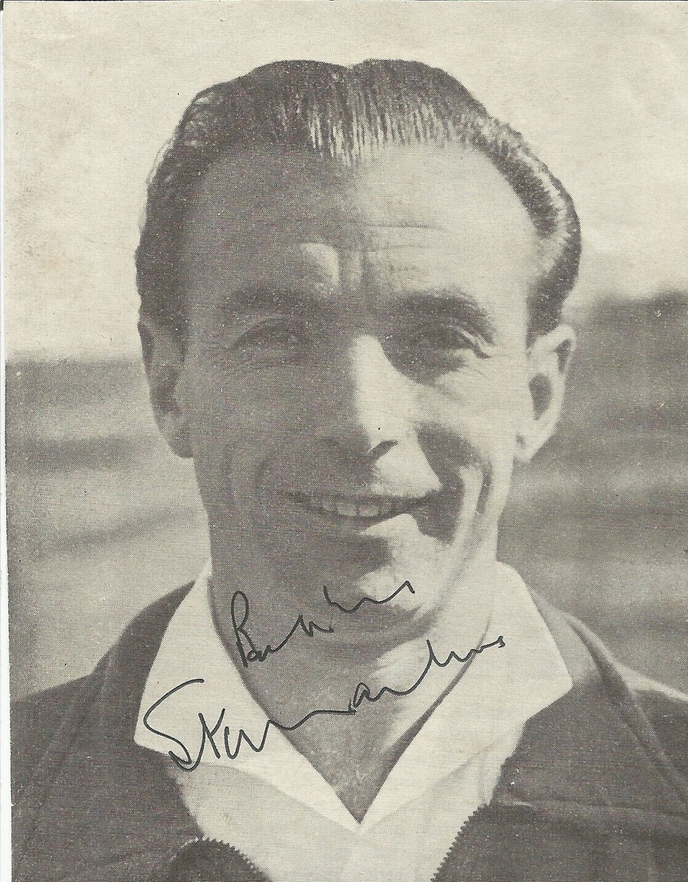 Sir Stanley Mathews signed 6x4 black and white photo. Sir Stanley Matthews, CBE, 1 February 1915 -