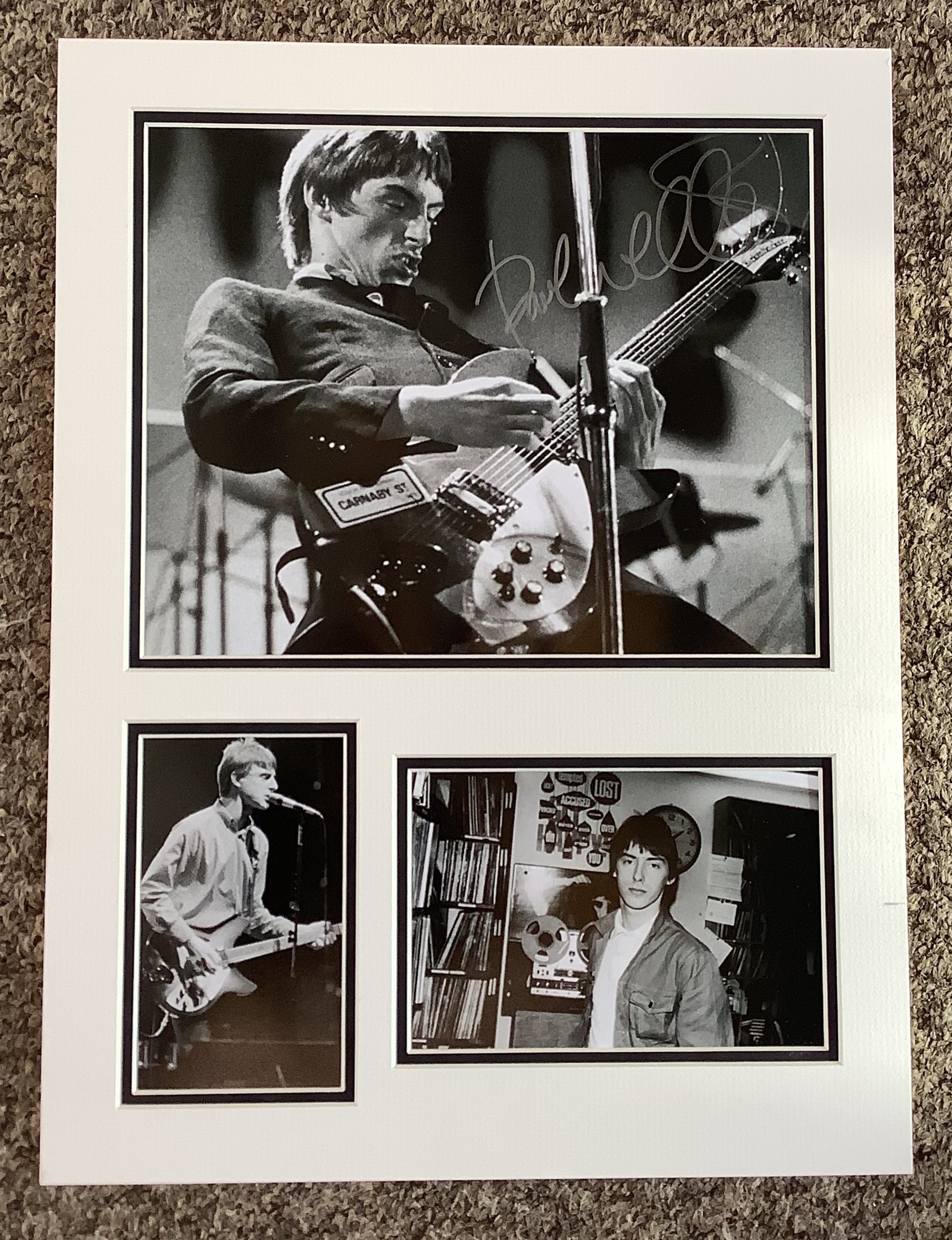 Paul Weller 15x12 approx mounted signature piece includes superb signed black and white and two