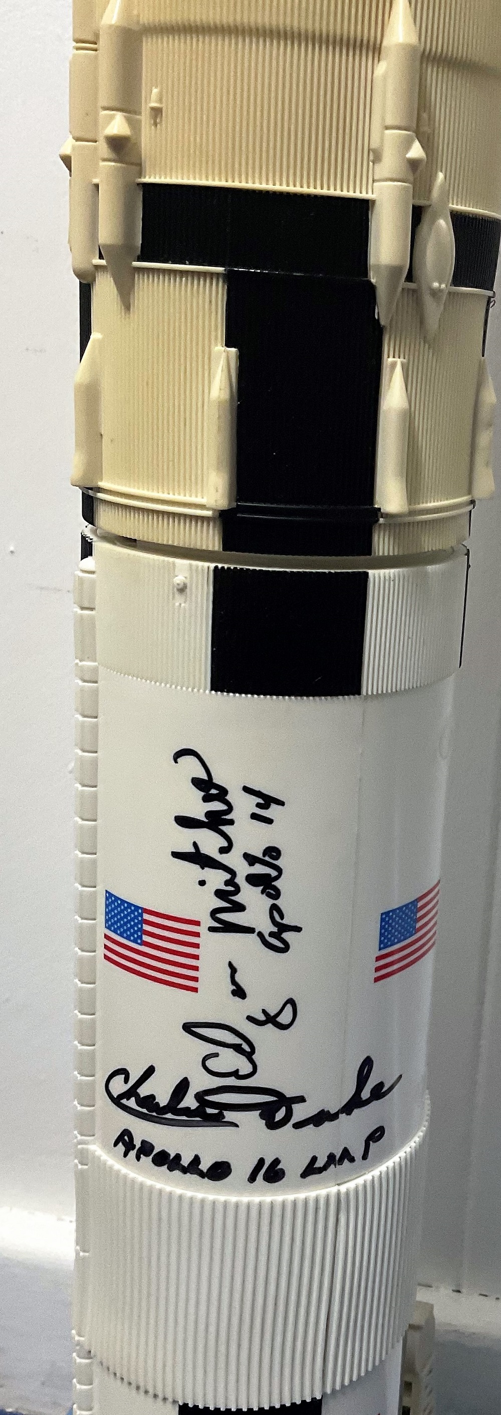 Space Voyagers Saturn 5 rocket model multi signed by Nasa astronauts Charles Drake, Ed Mitchell, - Image 3 of 7