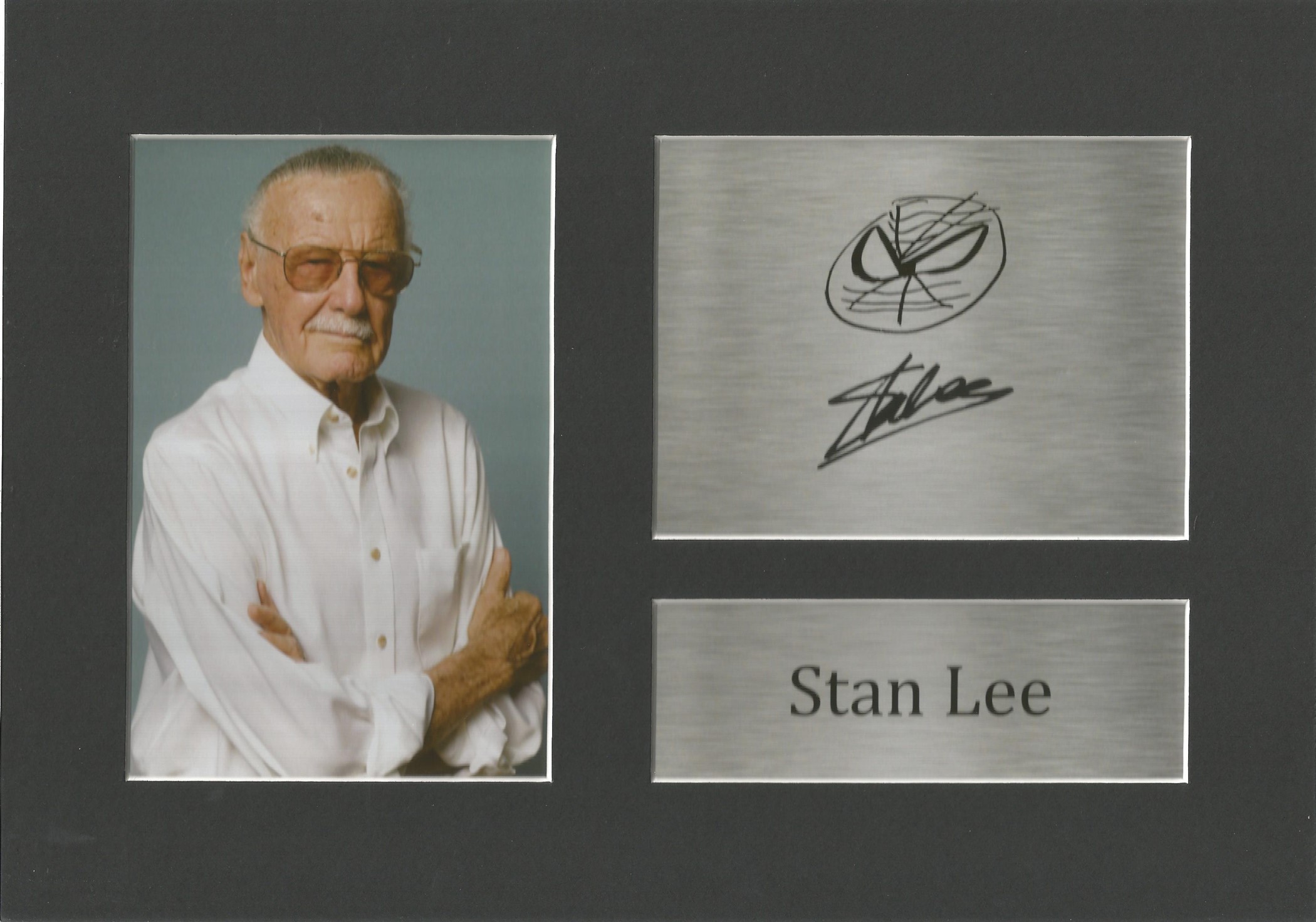 Marvel Comics, Stan Lee11x8 matted printed signature NOT HAND SIGNED piece. This beautifully
