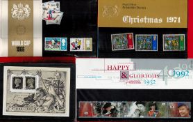 GB Stamps Mint 3 x Presentation Packs plus cylinder Block Sets of 3 Her Majesty Queen Elizabeth