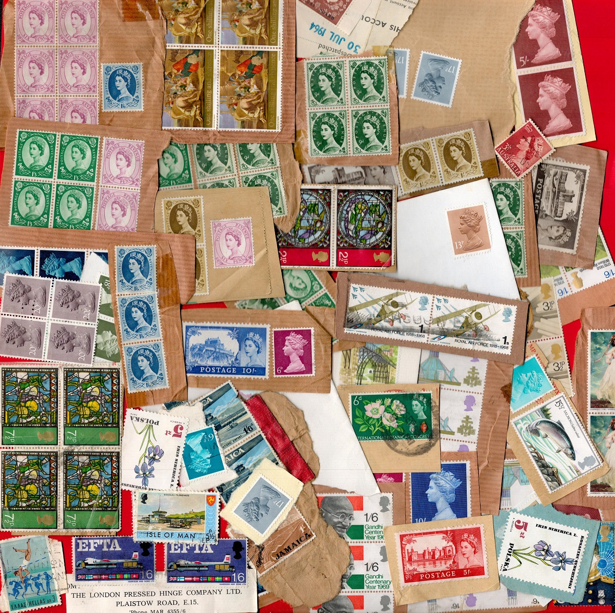 Used Stamps Predominantly GB some Worldwide, some are mint approx 200 - 300 Stamps. Good