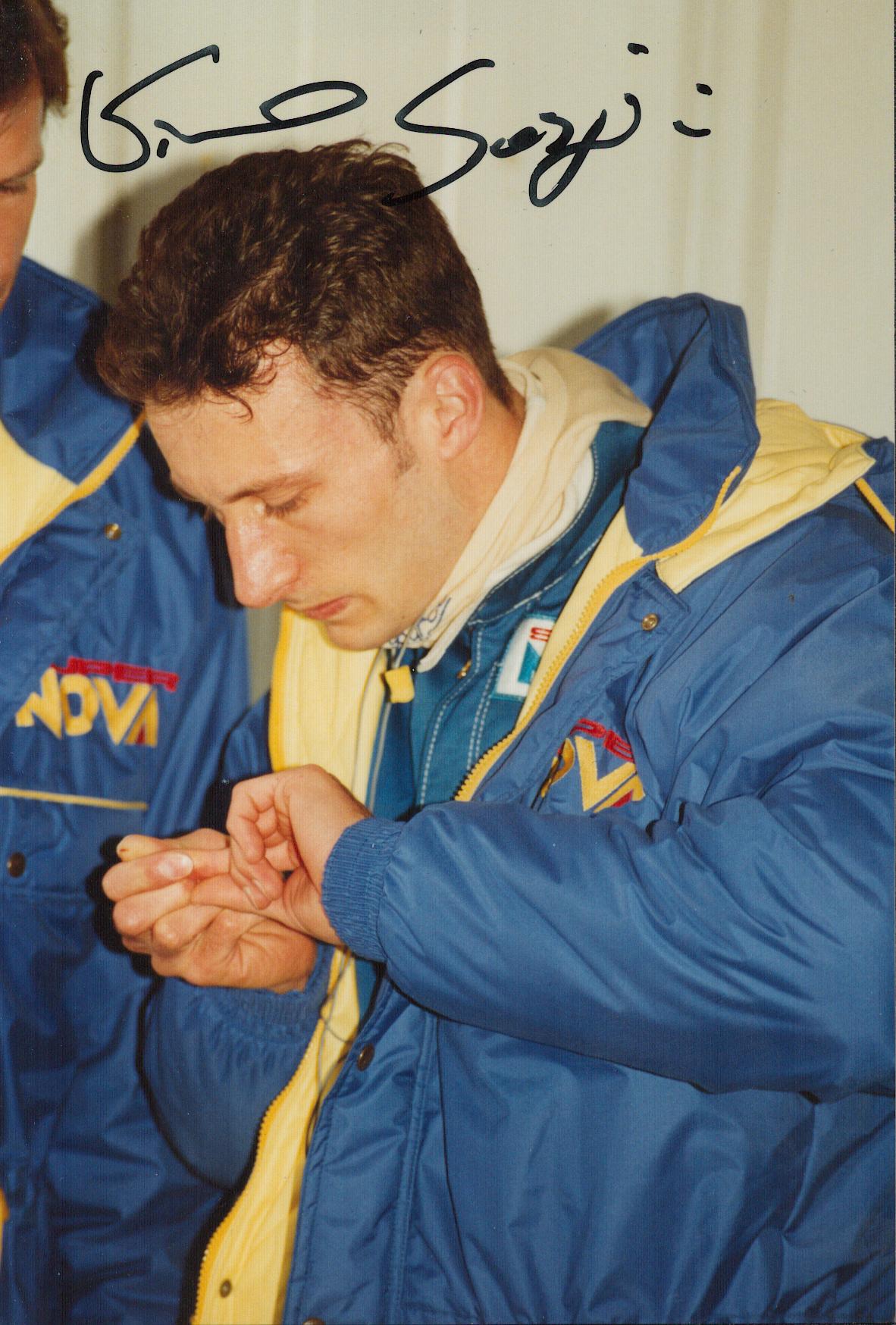 Vicenzo Sospiri Hand signed 6x4 Colour Photo. Photo shows Sospiri taking a look at his finger