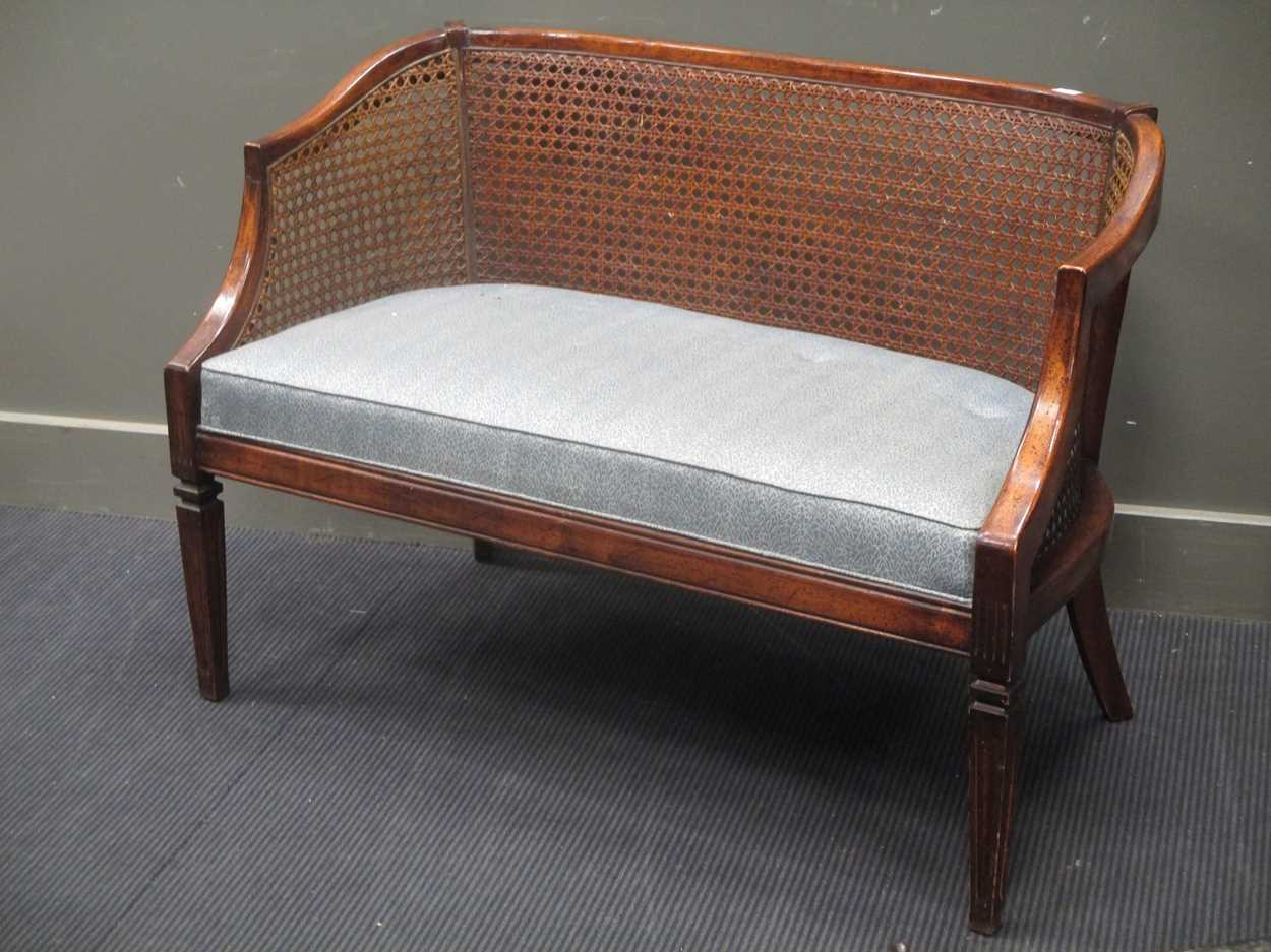 A pair of Continental cane-back beech wood settees, blue squab cushions, on square tapering - Bild 6 aus 6