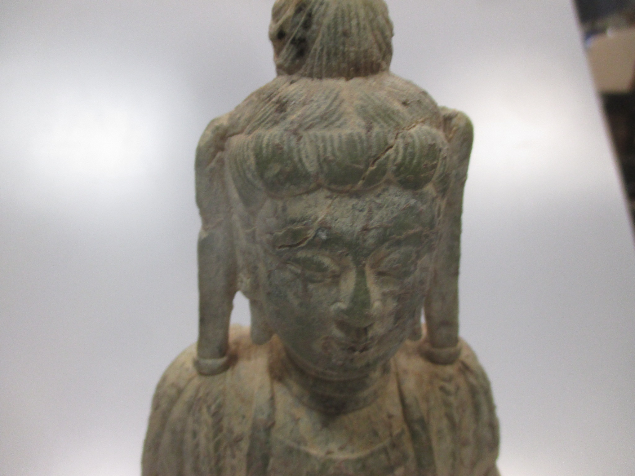 A Chinese carved limestone fragmentary carved figure of a Bodhisattva, in Northern Wei style, 29cm - Image 3 of 4