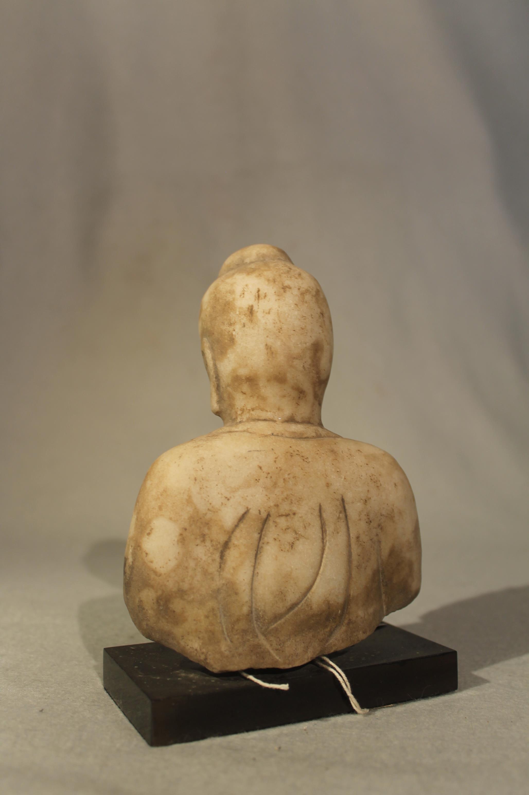 A Chinese white marble Buddha head and shoulders, in Northern Qi style,16cm high - Image 2 of 3