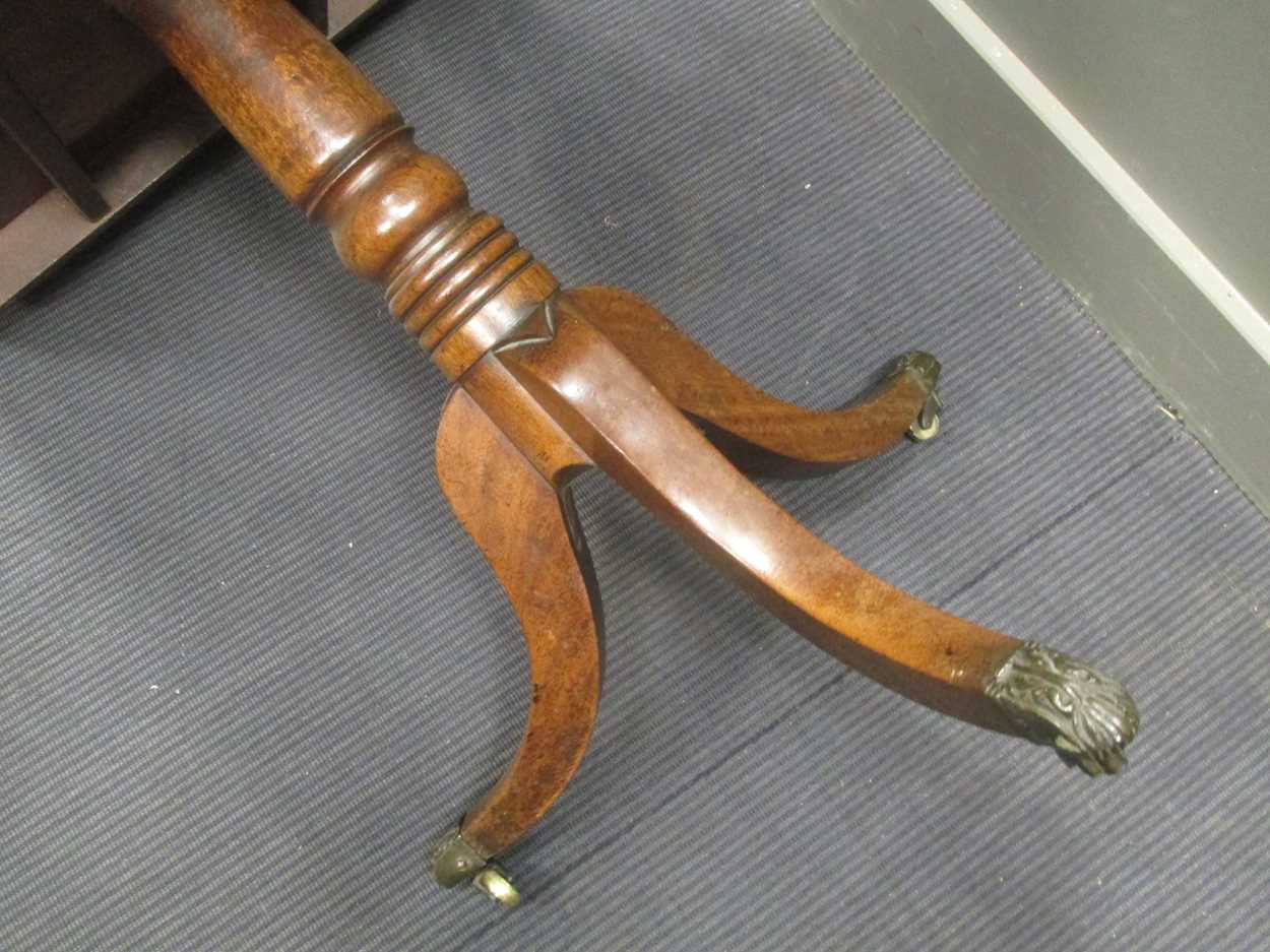 A George III mahogany breakfast table with brass lion paw feet, 72 x 91cm; a 19th century occasional - Bild 7 aus 16