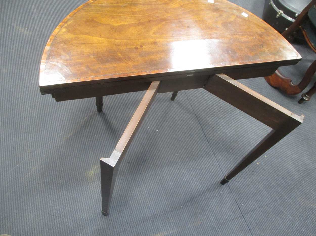 A George III mahogany demi-lune card table, with chevron banded top, on square tapering legs with - Bild 3 aus 5
