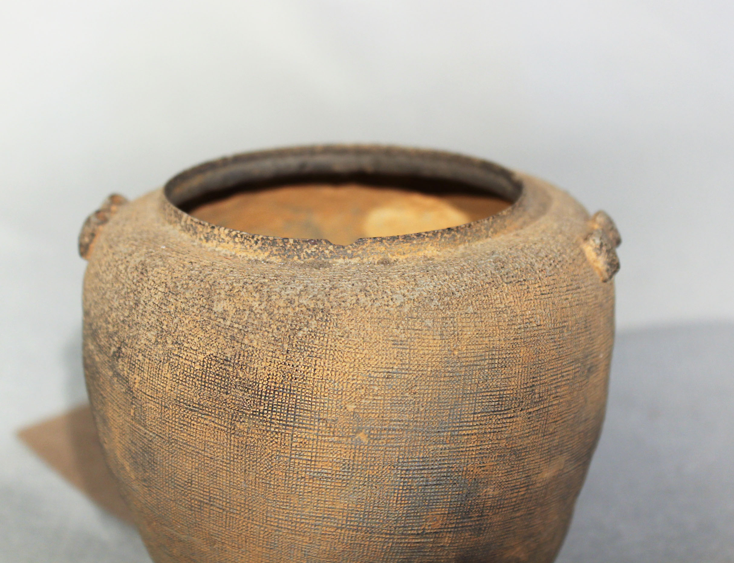Two Chinese vases, comprising a three legged pot with impressed string lines, Neolithic, 16cm - Image 4 of 7