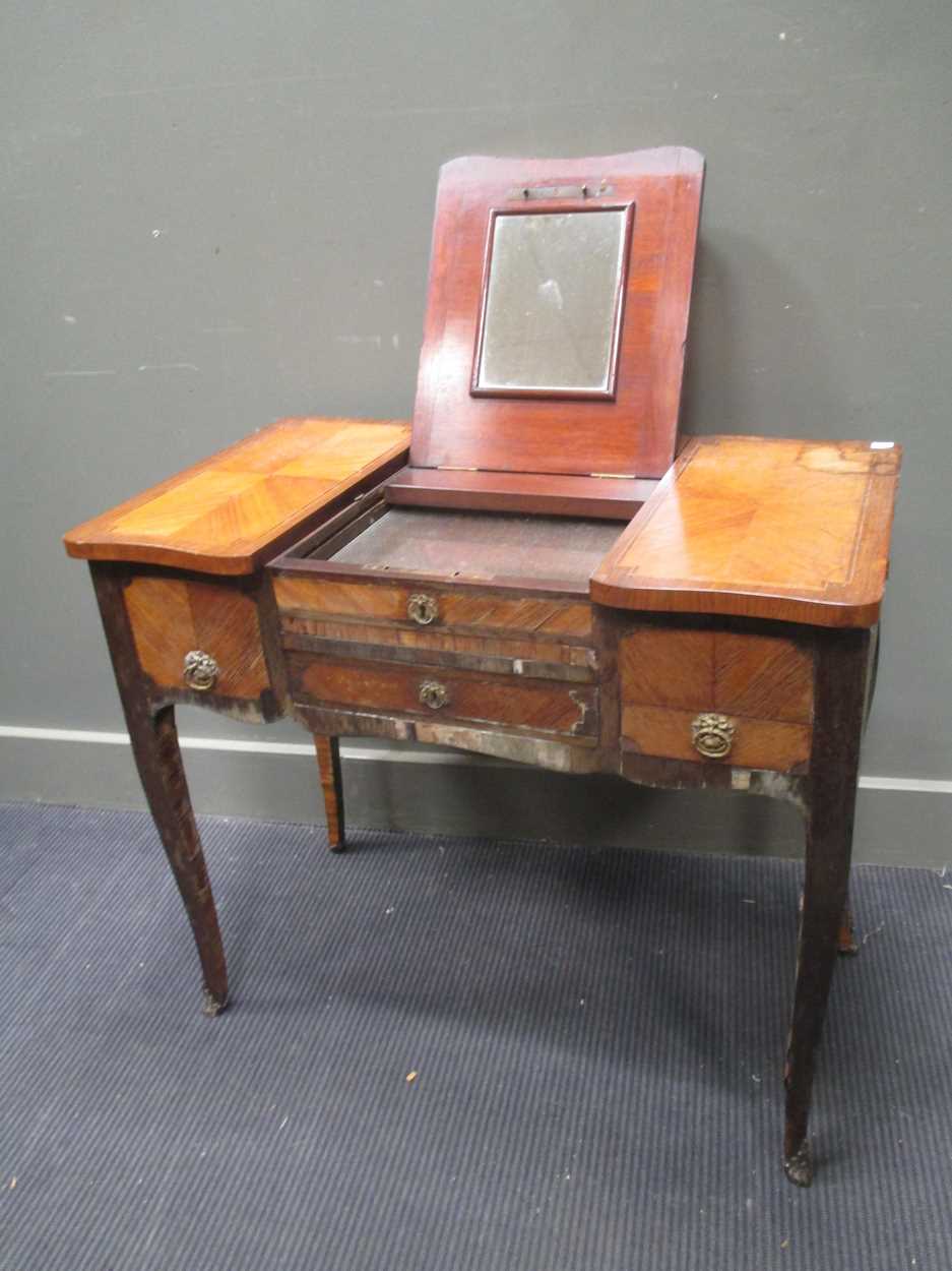 A French early 19th century kingwood and inlaid dressing table with three compartments, the - Bild 13 aus 17