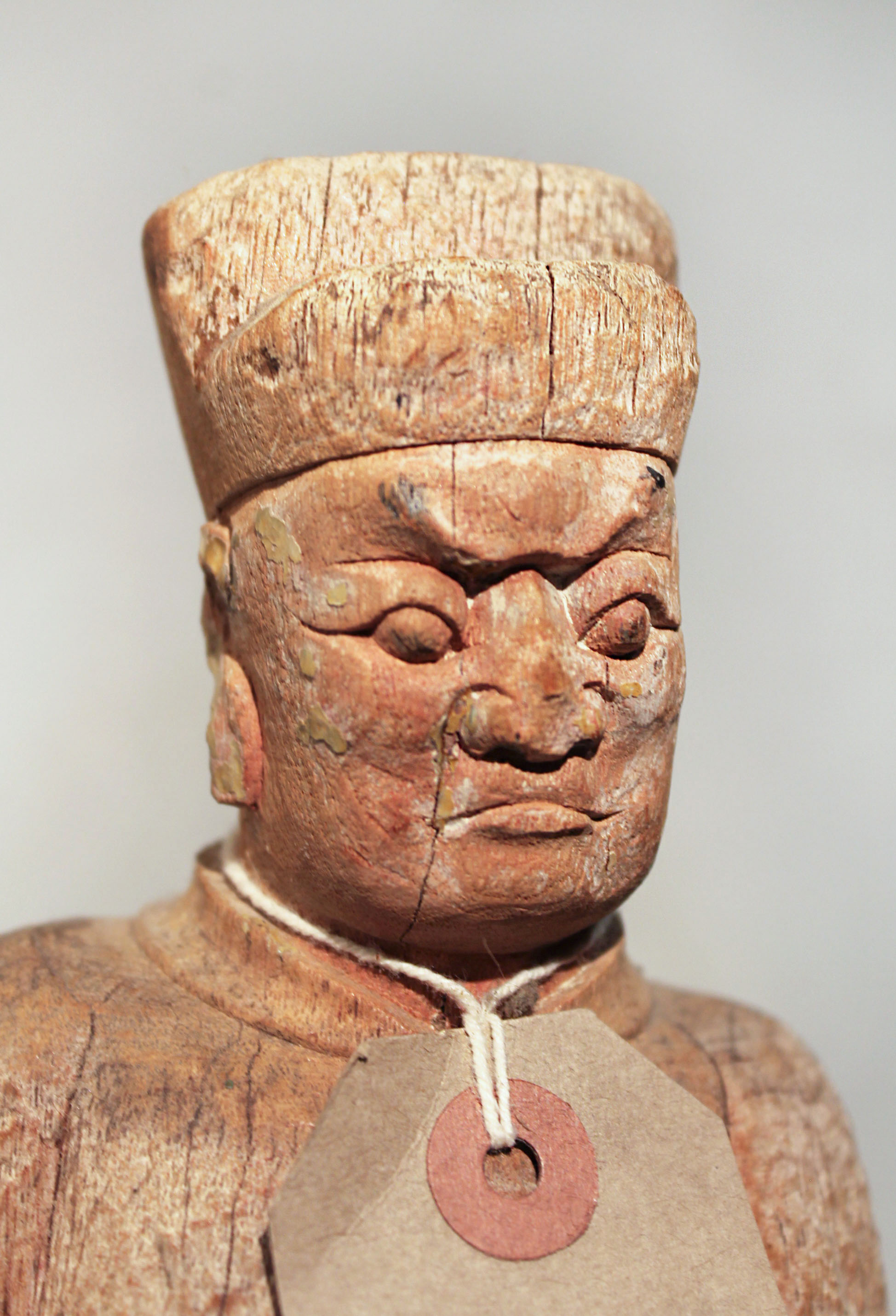 A Chinese carved wood seated dignitary, perhaps late Ming Dynasty, 29cm highCondition report: - Image 4 of 4