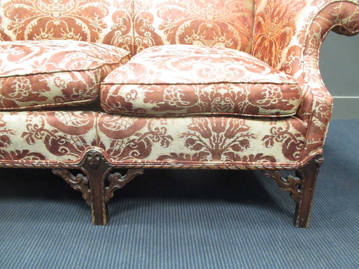 A George III style hump-back settee 86 x 210 x 95cm - Bild 3 aus 5