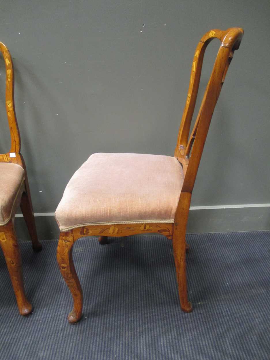 Three Dutch late 18th century or early 19th century floral marquetry side chairs, on cabriole - Bild 5 aus 5