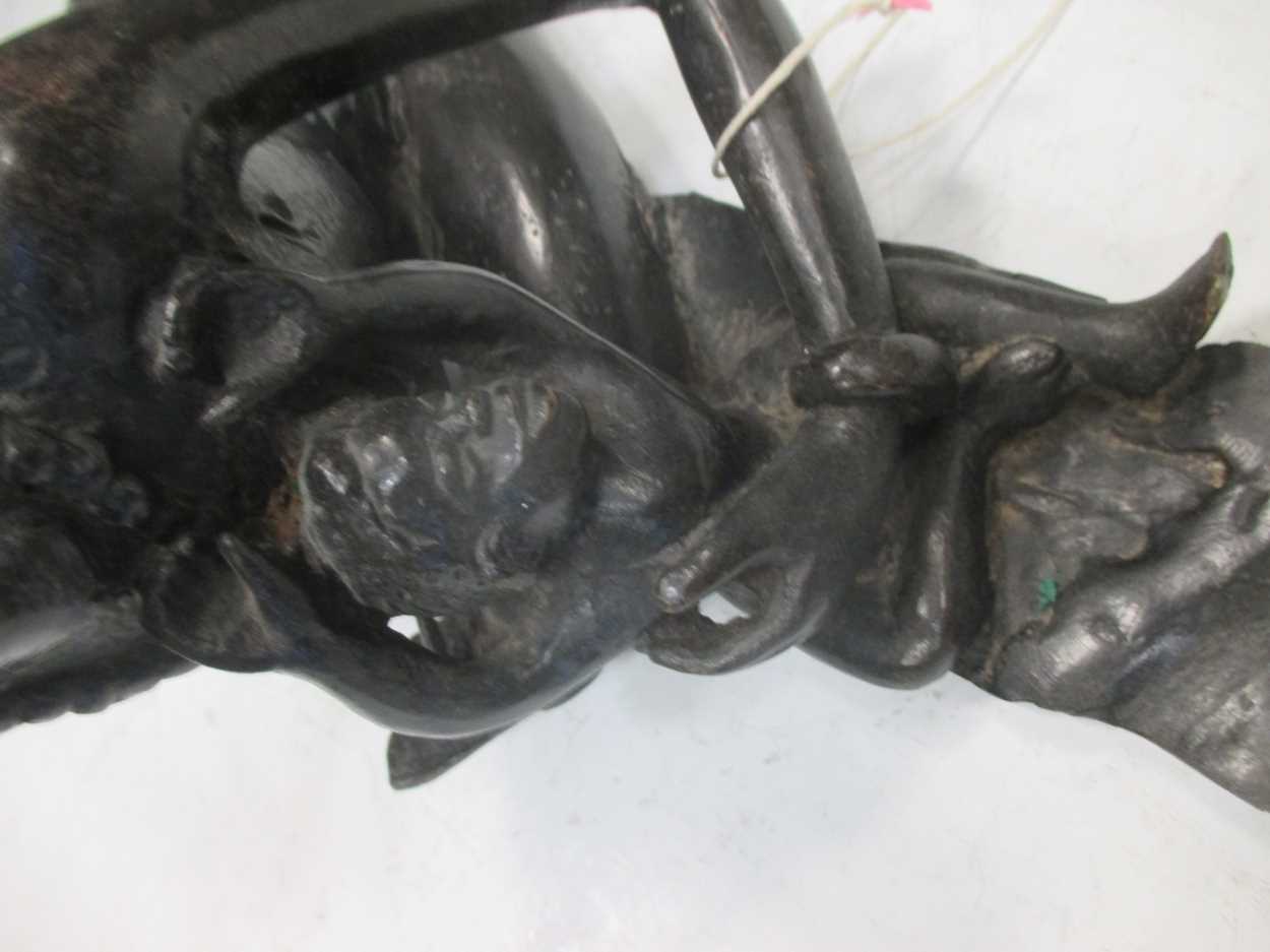 A West African bronze model of a mother and child - Image 4 of 4