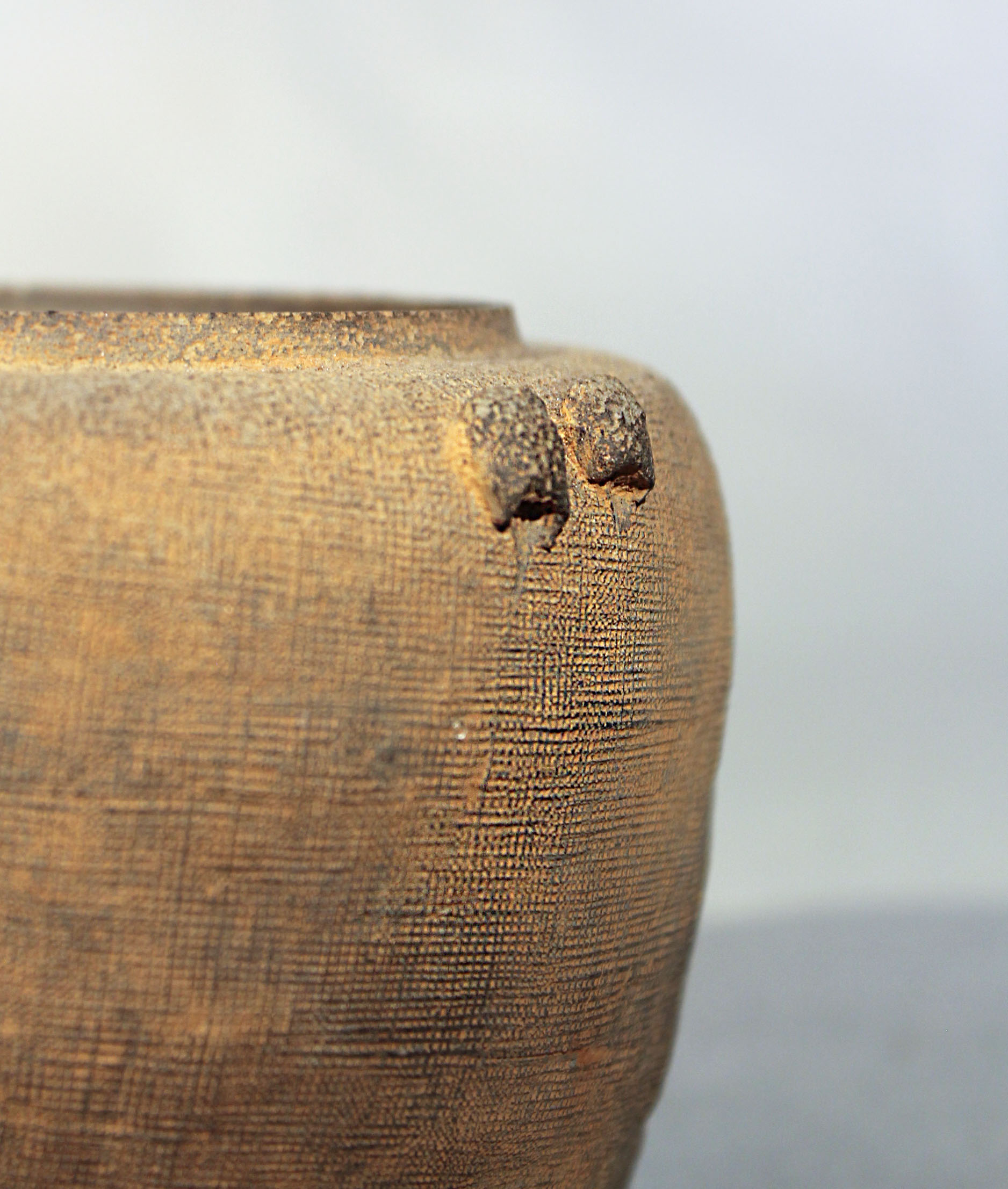 Two Chinese vases, comprising a three legged pot with impressed string lines, Neolithic, 16cm - Image 7 of 7