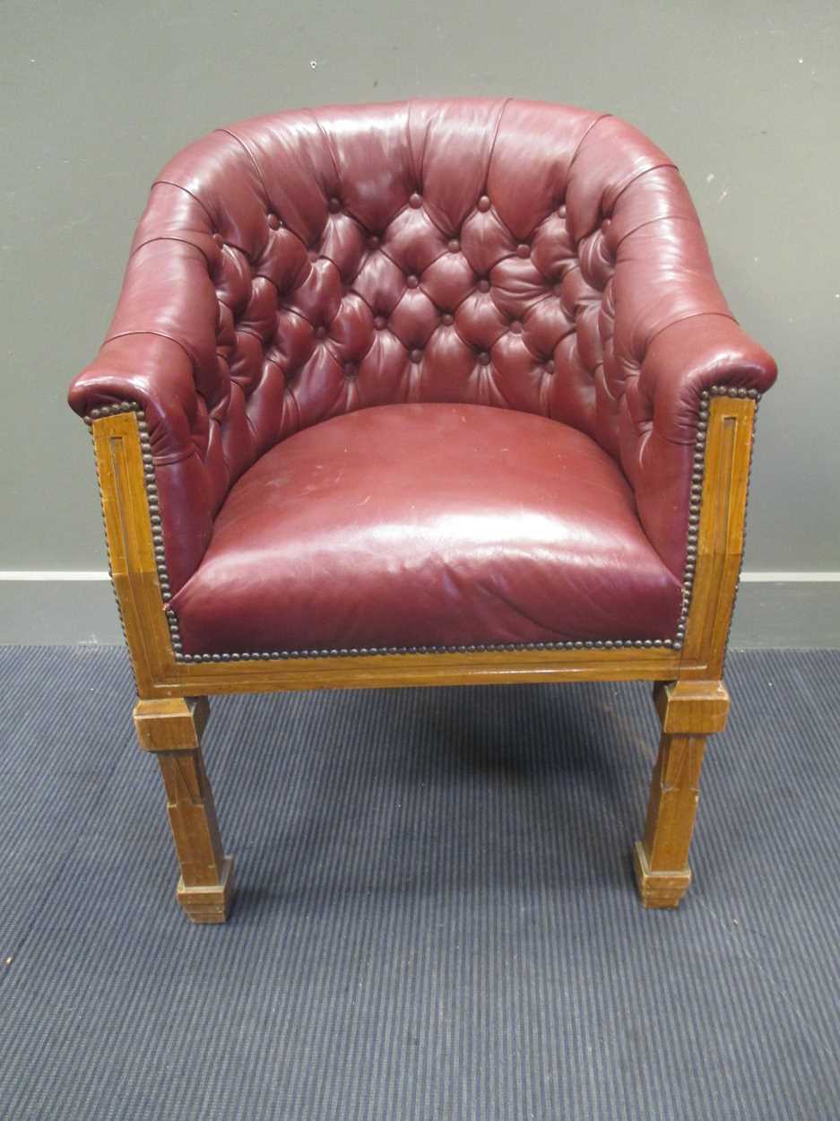 Club ChairCondition report: It belonged to the first (c 1890s) Chairman of the Newmarket Co- - Bild 3 aus 4