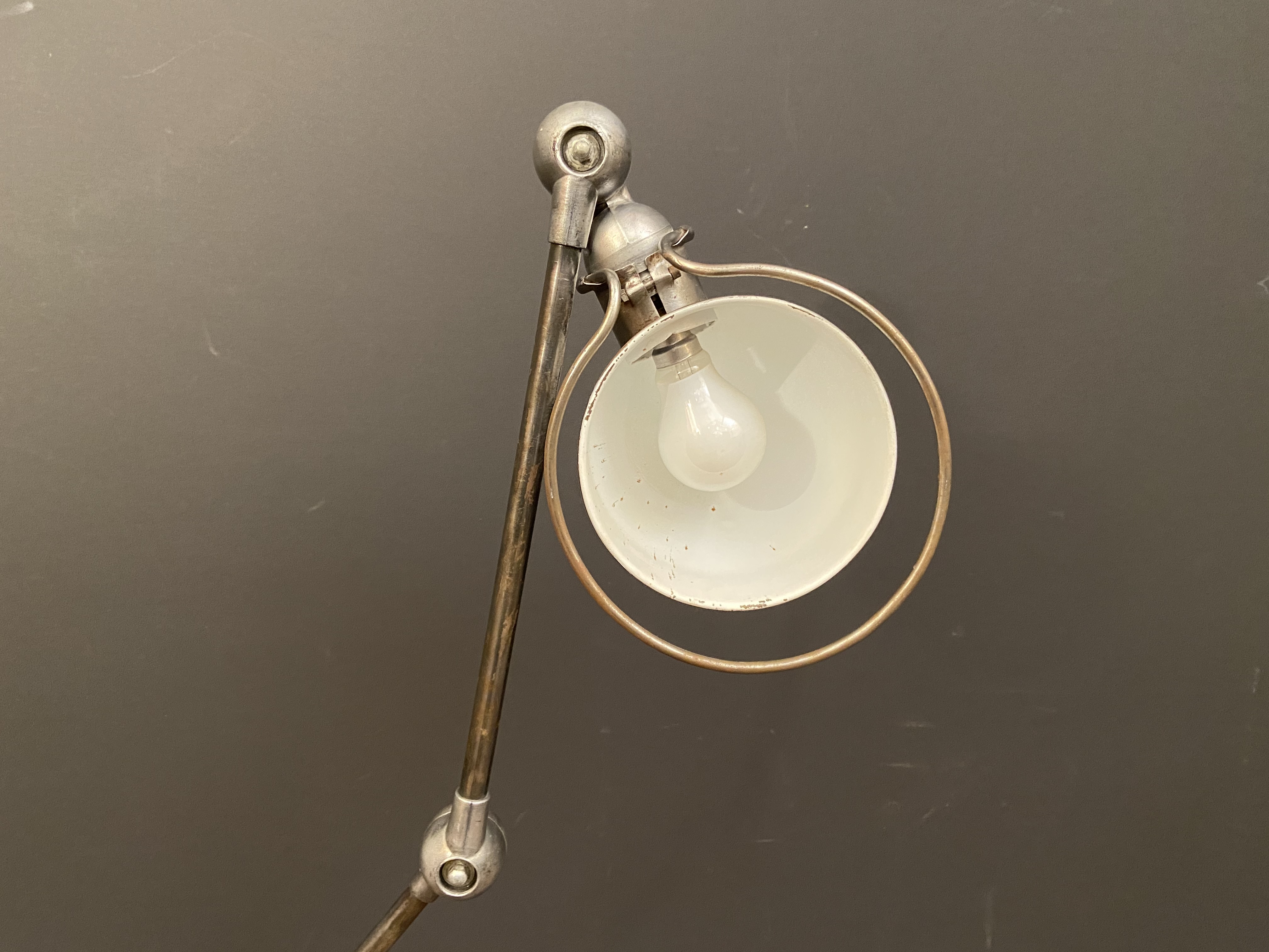 A Jieldé vintage industrial machinist's anglepoise desk lamp, - Image 8 of 10