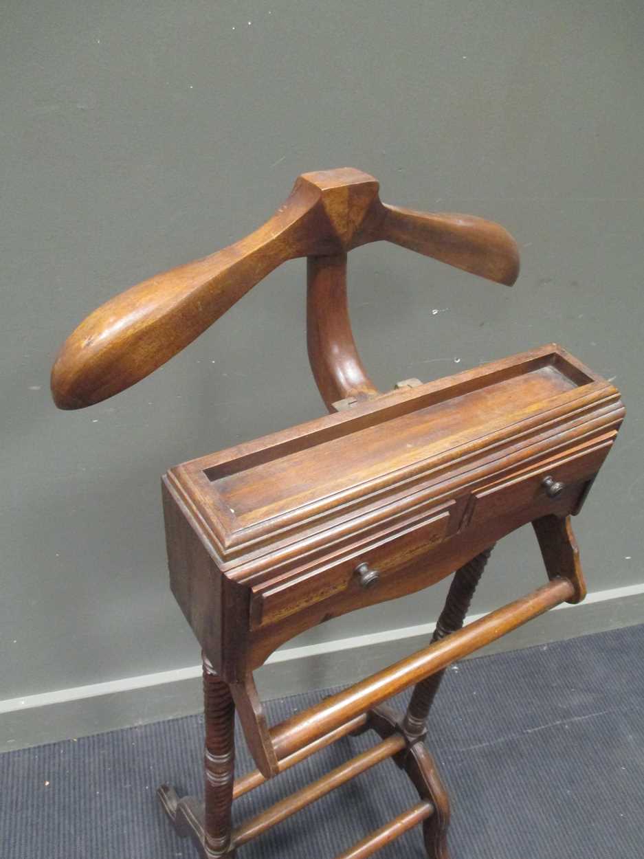 A 20th century gentleman's hardwood valet stand, 124cm high - Image 2 of 4