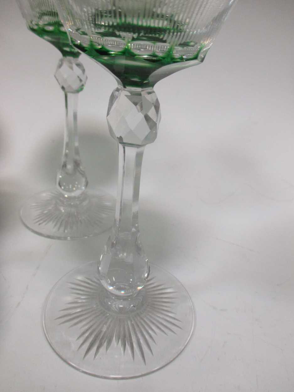 Collection of cut glassware: 7part green coloured wine glasses; 3 small green salts or vases; - Bild 3 aus 20