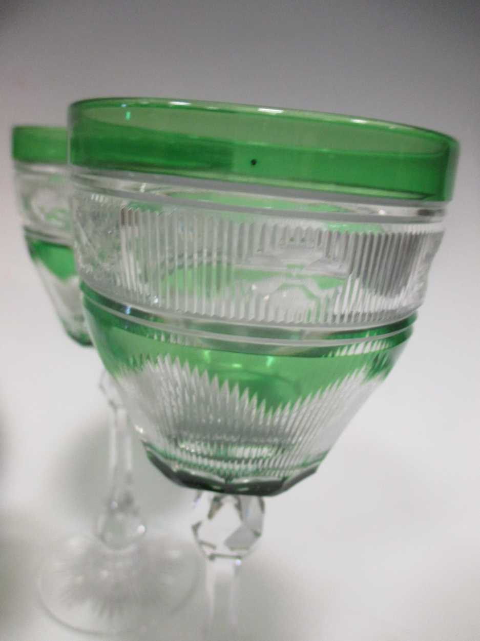 Collection of cut glassware: 7part green coloured wine glasses; 3 small green salts or vases; - Bild 4 aus 20