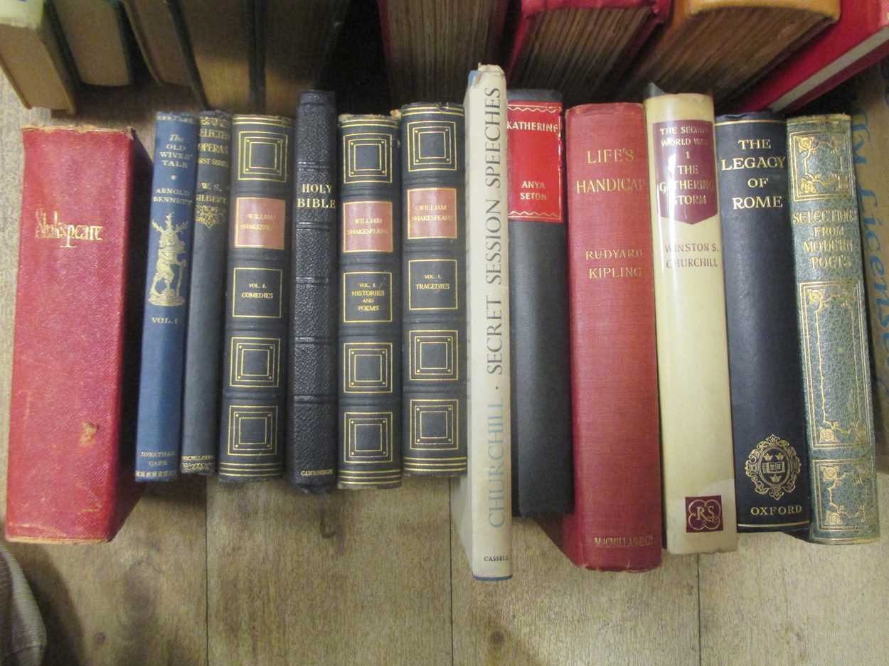 Books, small collection of general literature including Carlyle's French Revolution by Sullivan; - Bild 3 aus 3