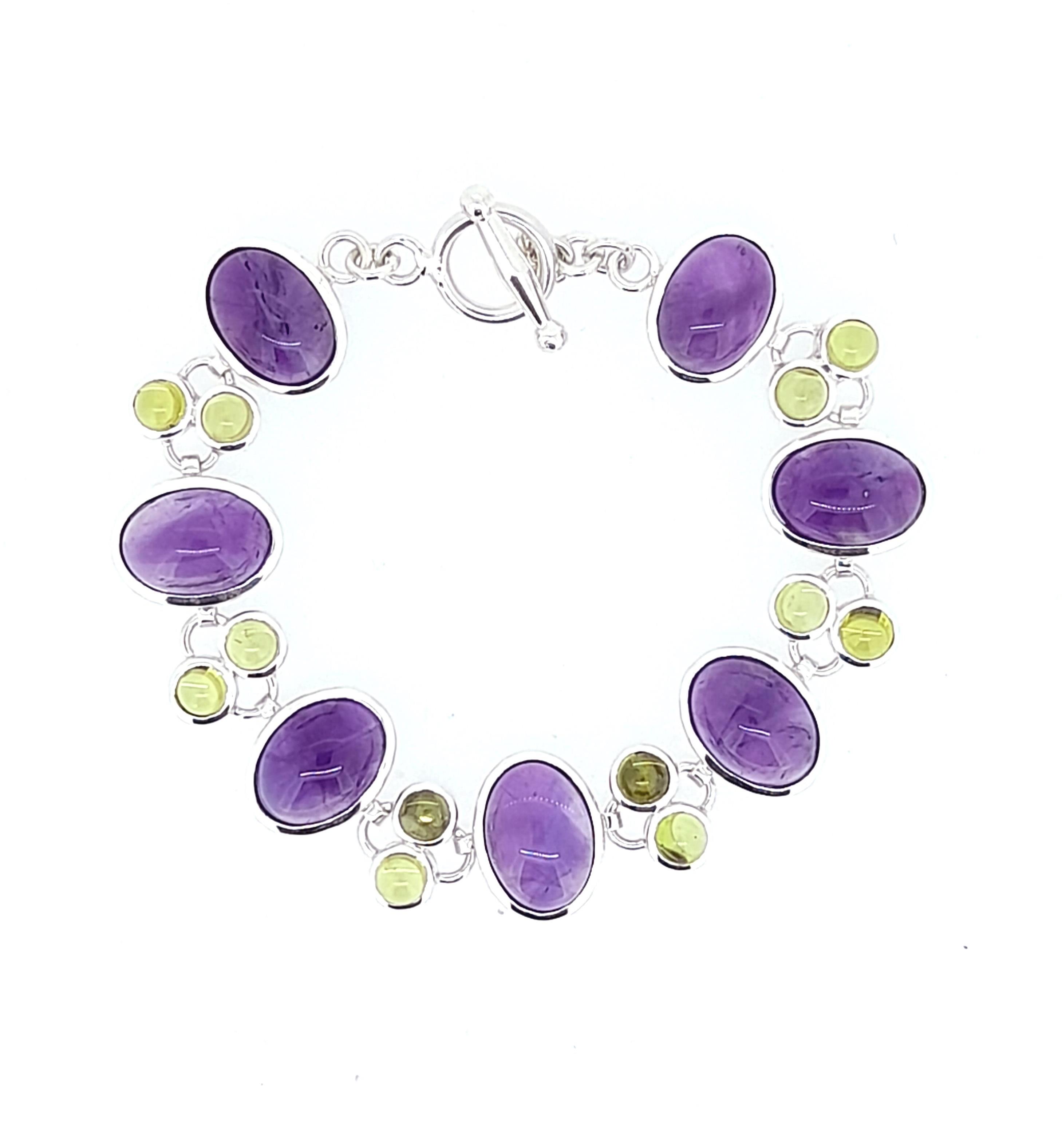 An amethyst and peridot bracelet,