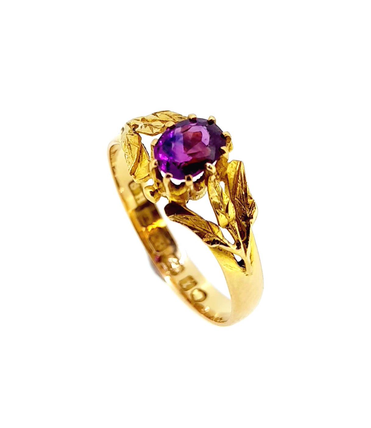 A Victorian 18ct gold and purple sapphire ring,