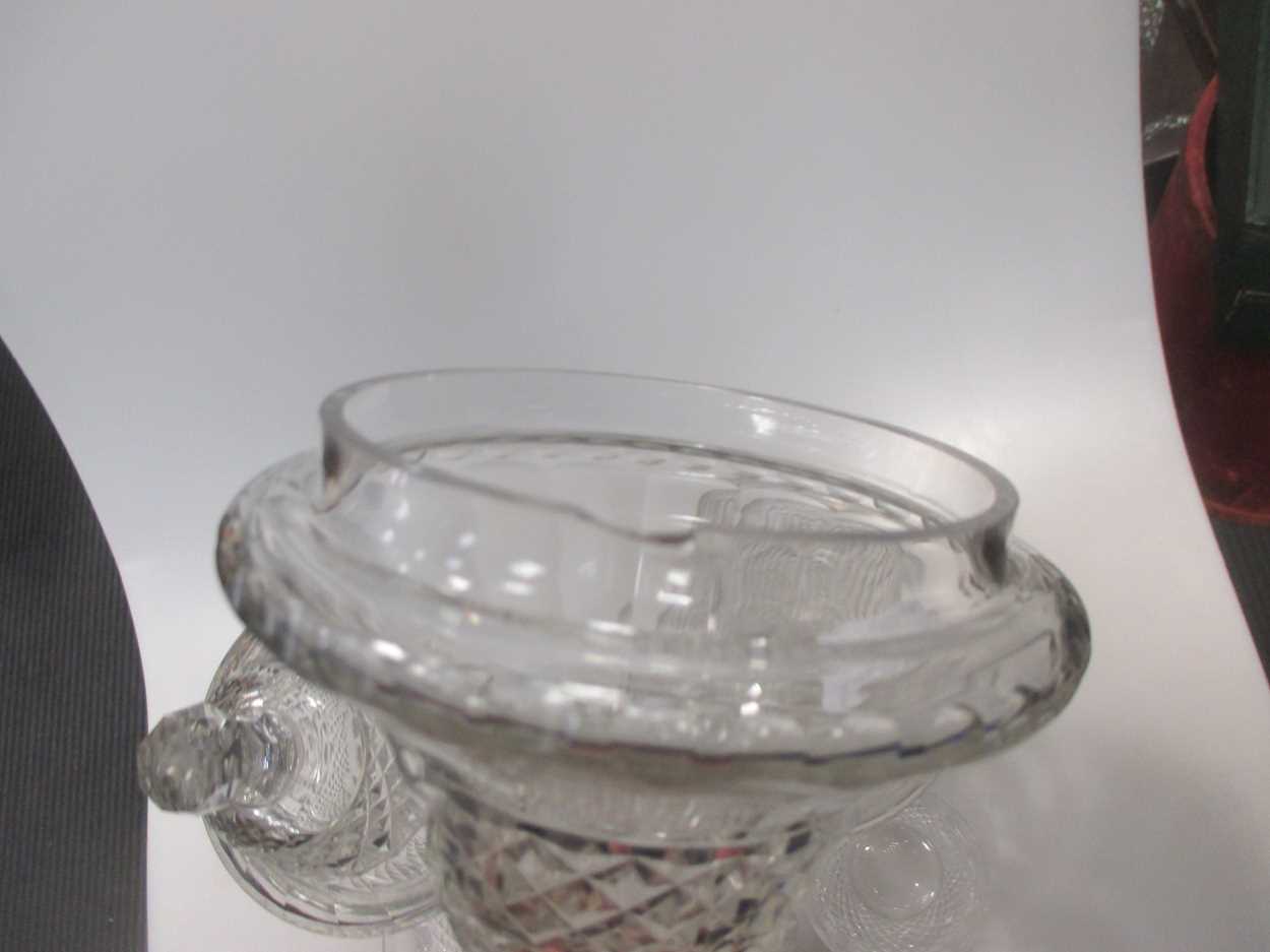 A pair of glass sweetmeat jars and covers, 32cms, and other glassware - Bild 8 aus 10